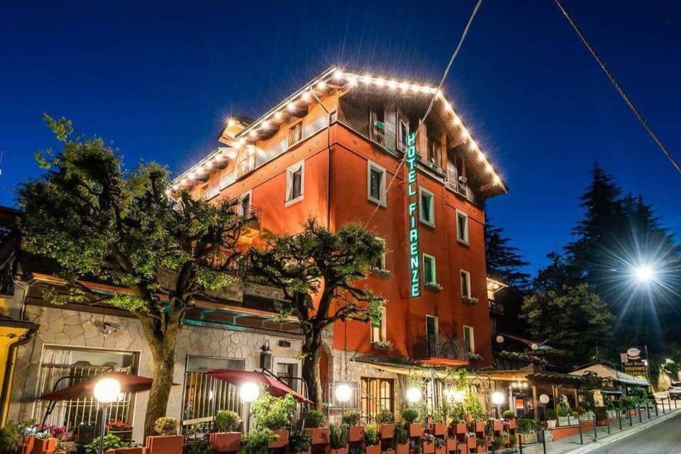 Hotel Firenze Fanano Bagian luar foto